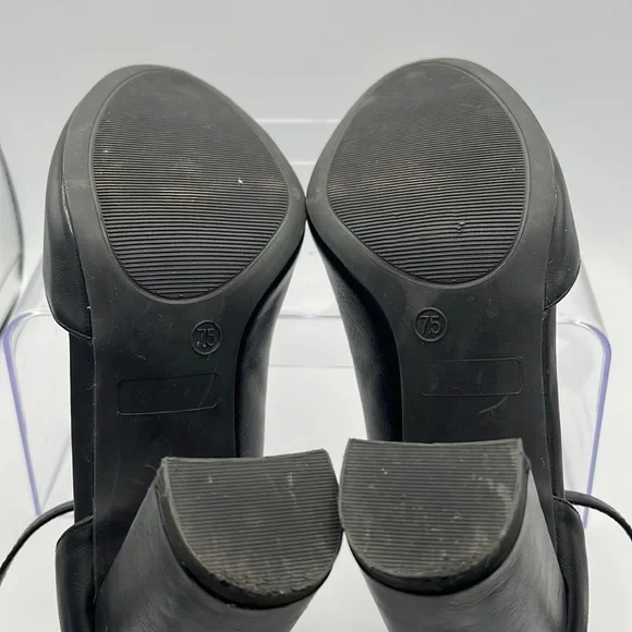 Journee Collection Comfort Foam Raveen Pumps, black, Size 7.5 - Picture 9 of 11